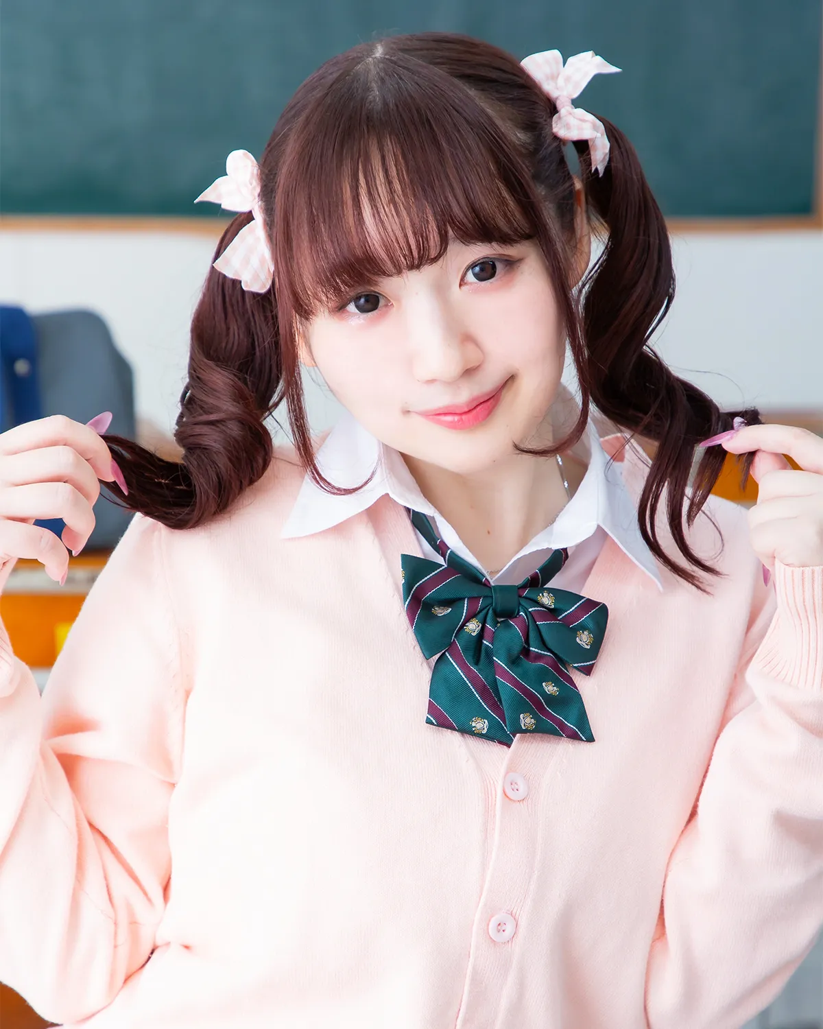 つばふぁみメンバー　いちのせかな　プロフィール写真　学生服