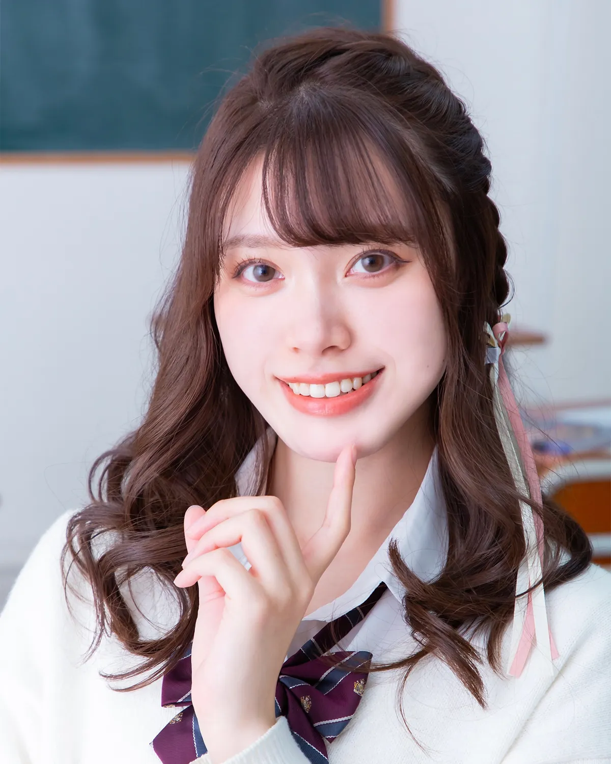 つばふぁみメンバー　愛乃ゆい　プロフィール写真　学生服